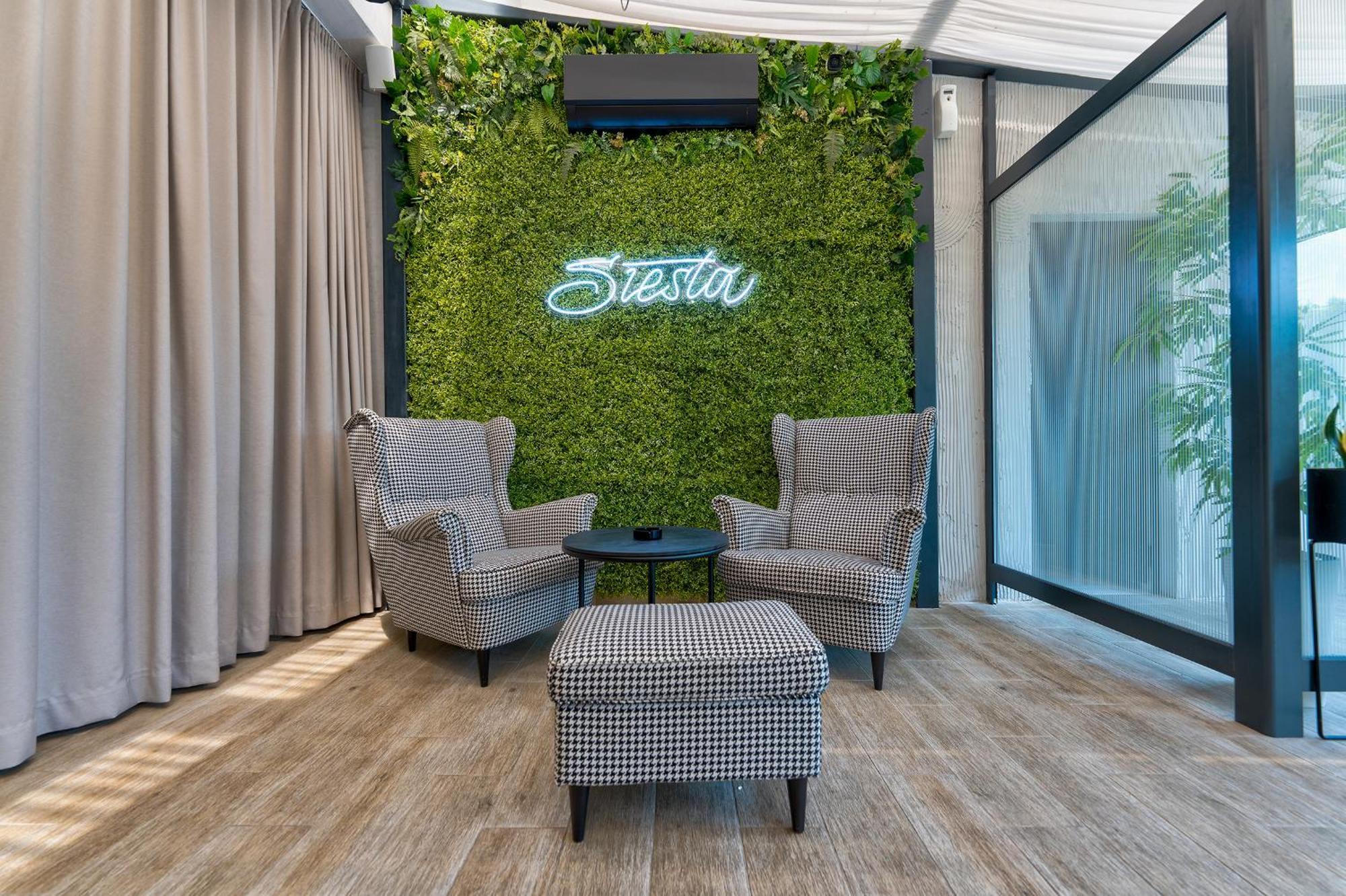 Hotel Siesta Užice エクステリア 写真