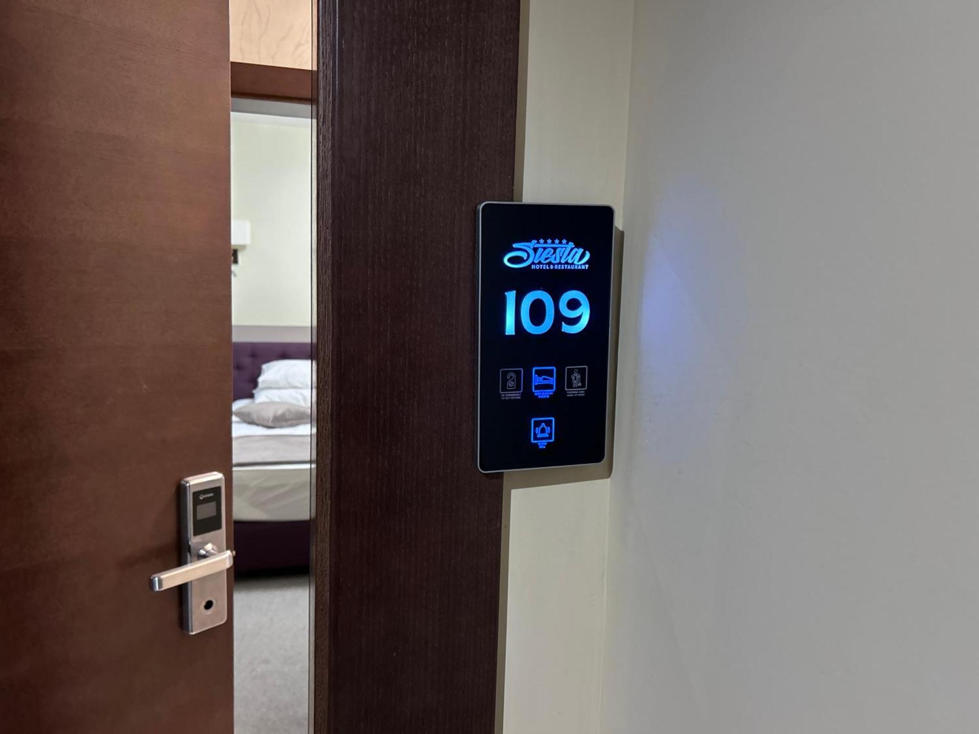 Hotel Siesta Užice エクステリア 写真