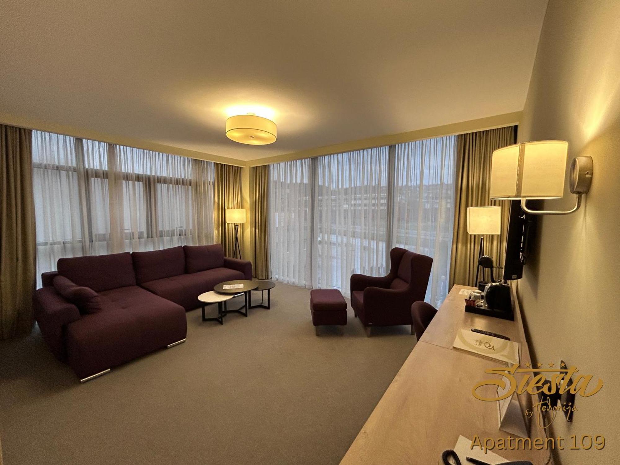 Hotel Siesta Užice エクステリア 写真