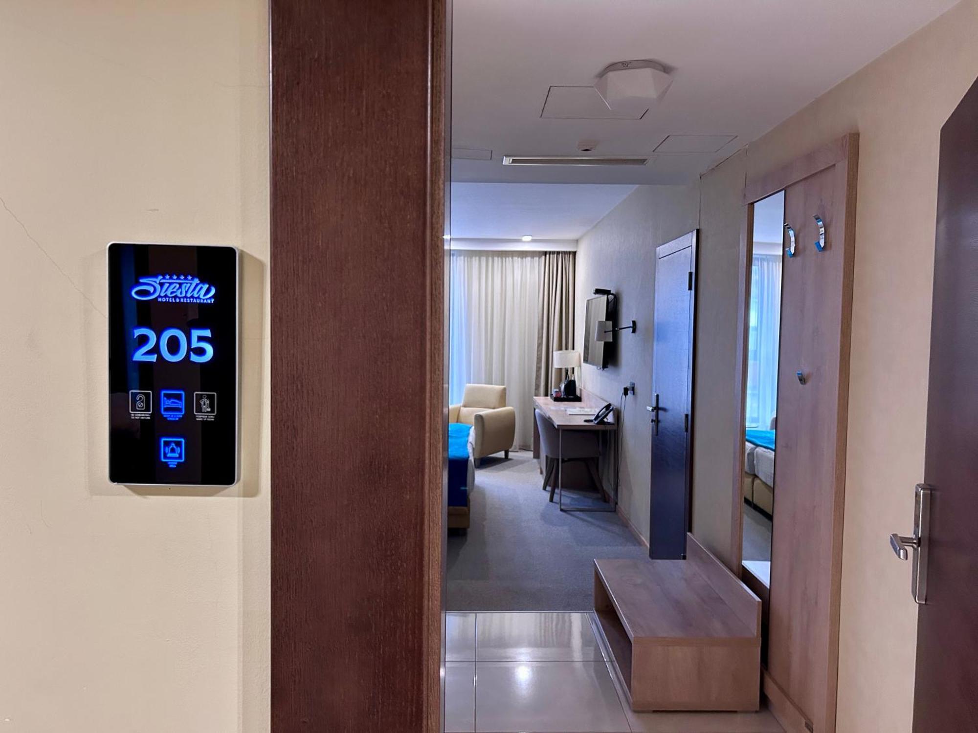 Hotel Siesta Užice エクステリア 写真